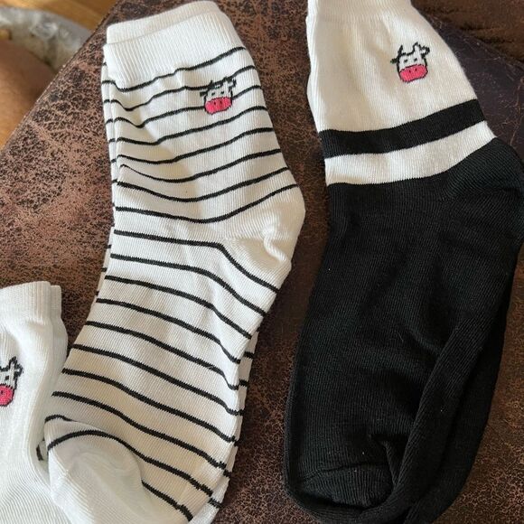 Adorable Cow Novelty Ankle Socks 5 Pair Set - Picture 5 of 8